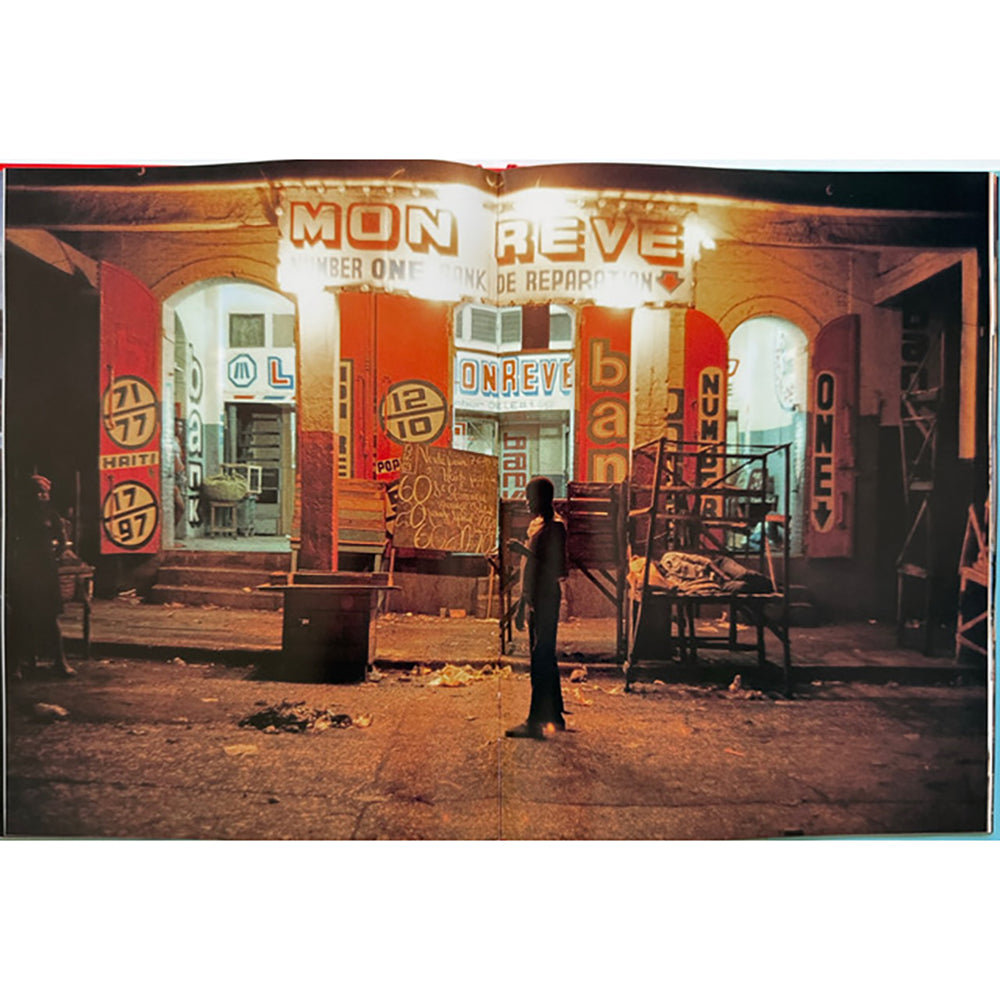 Maggie Steber: Dancing on Fire: Fotografías de Haití, firmado con lámina a juego
