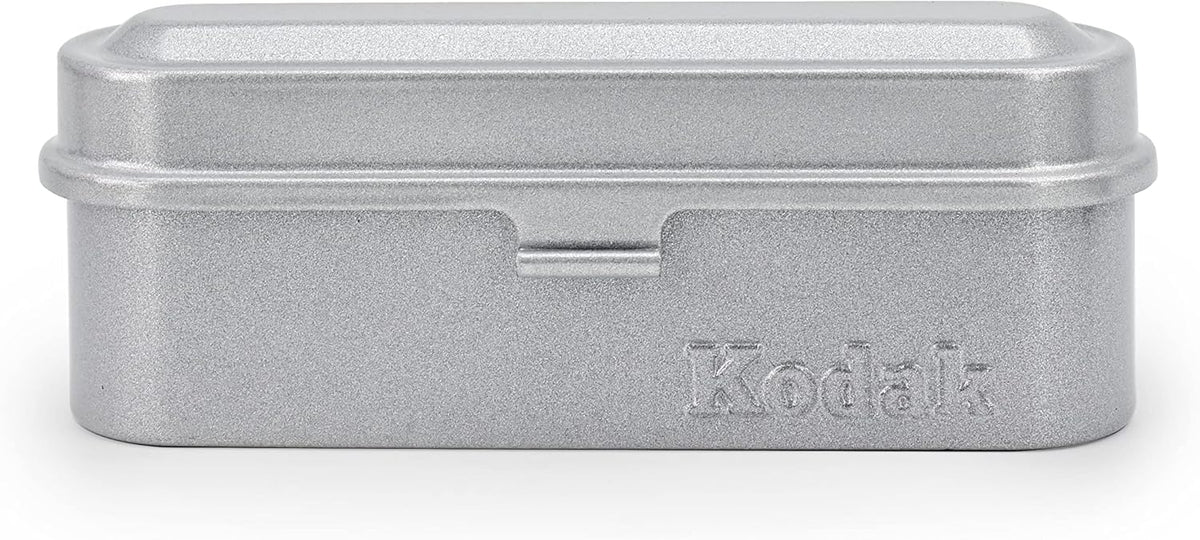 Estuche para película Kodak Steel de 135 mm (tapa plateada/cuerpo plateado)