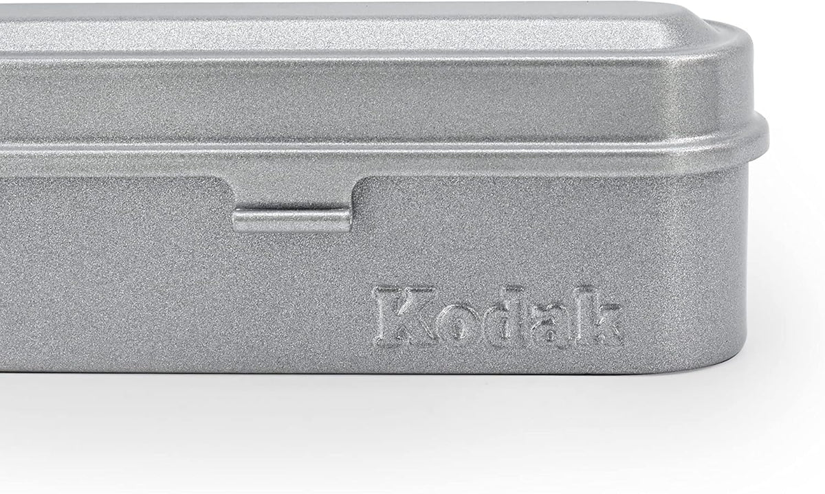Estuche para película Kodak Steel de 135 mm (tapa plateada/cuerpo plateado)