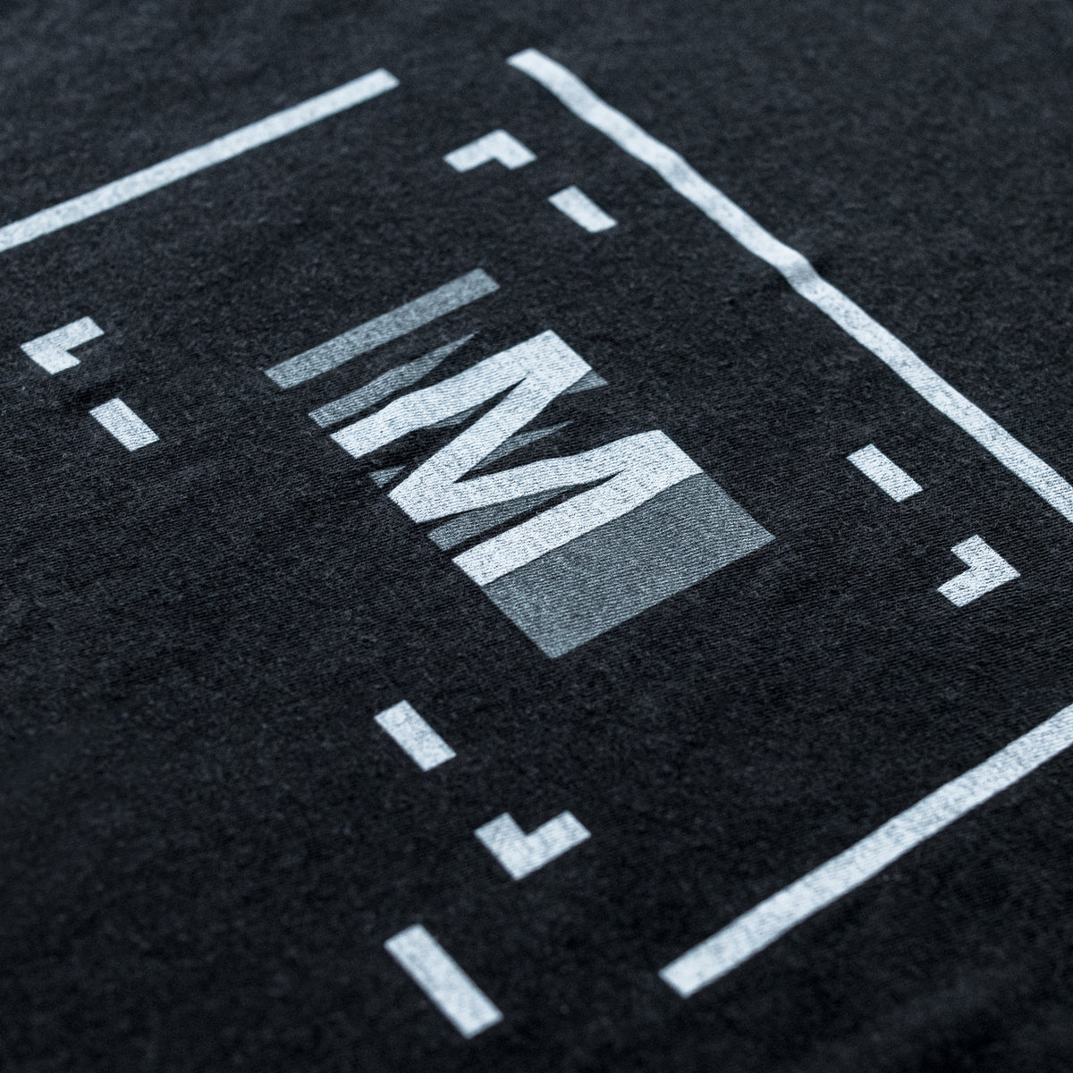 Camiseta Focus "M" de Rangefinder, monocromática
