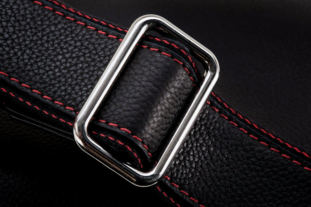 Bolso para cámara de cuero Oberwerth ‘Louis’, edición de lujo - Novonappa negro con costuras rojas