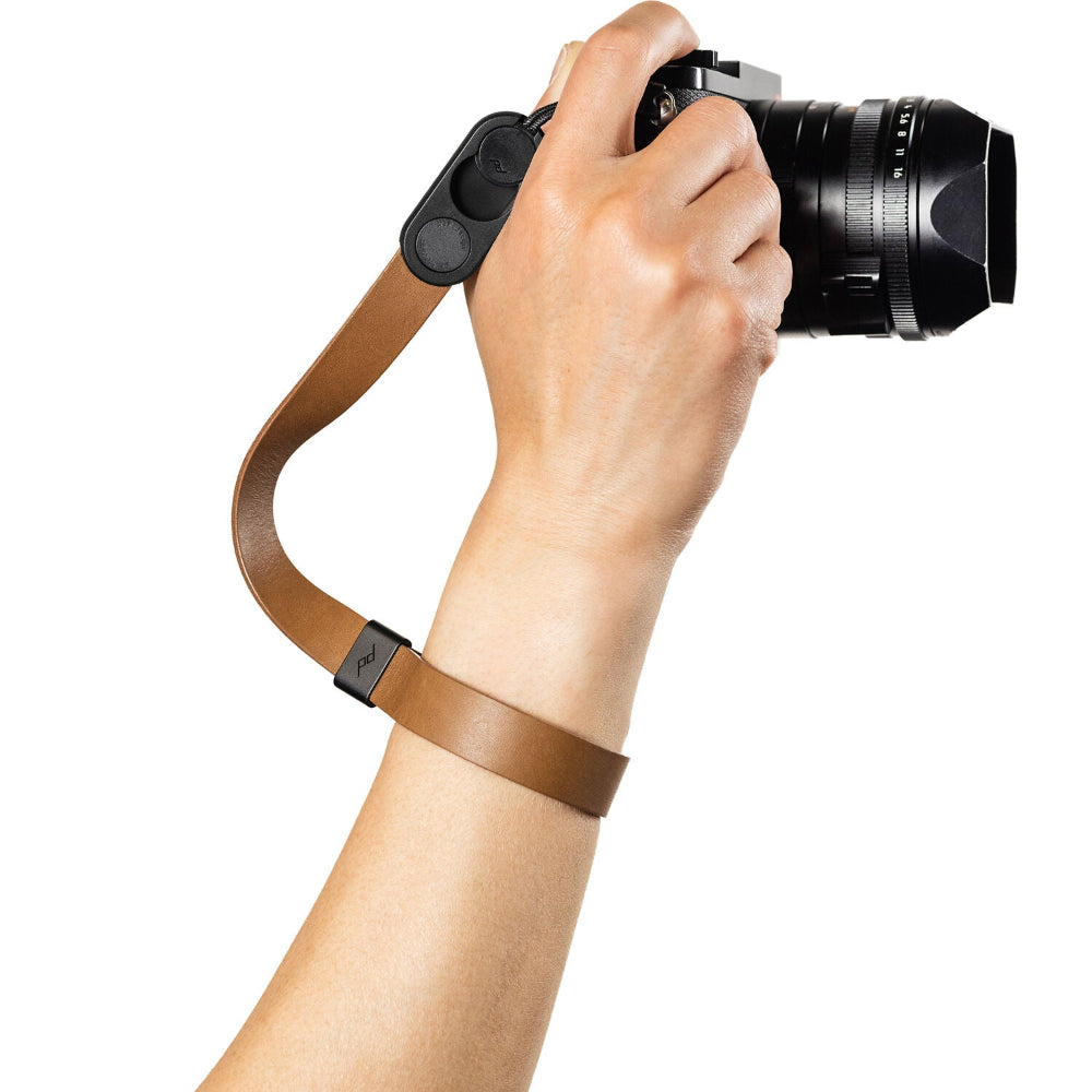 Peak Design Cuff - Correa de muñeca de cuero para cámara con conexión rápida, color canela