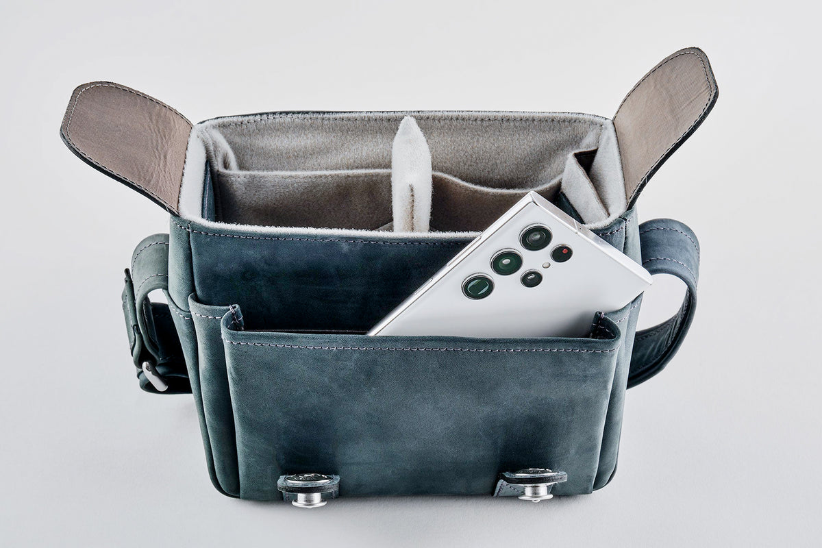 Oberwerth The Q Bolso para fotos de cuero - Azul medianoche con forro gris