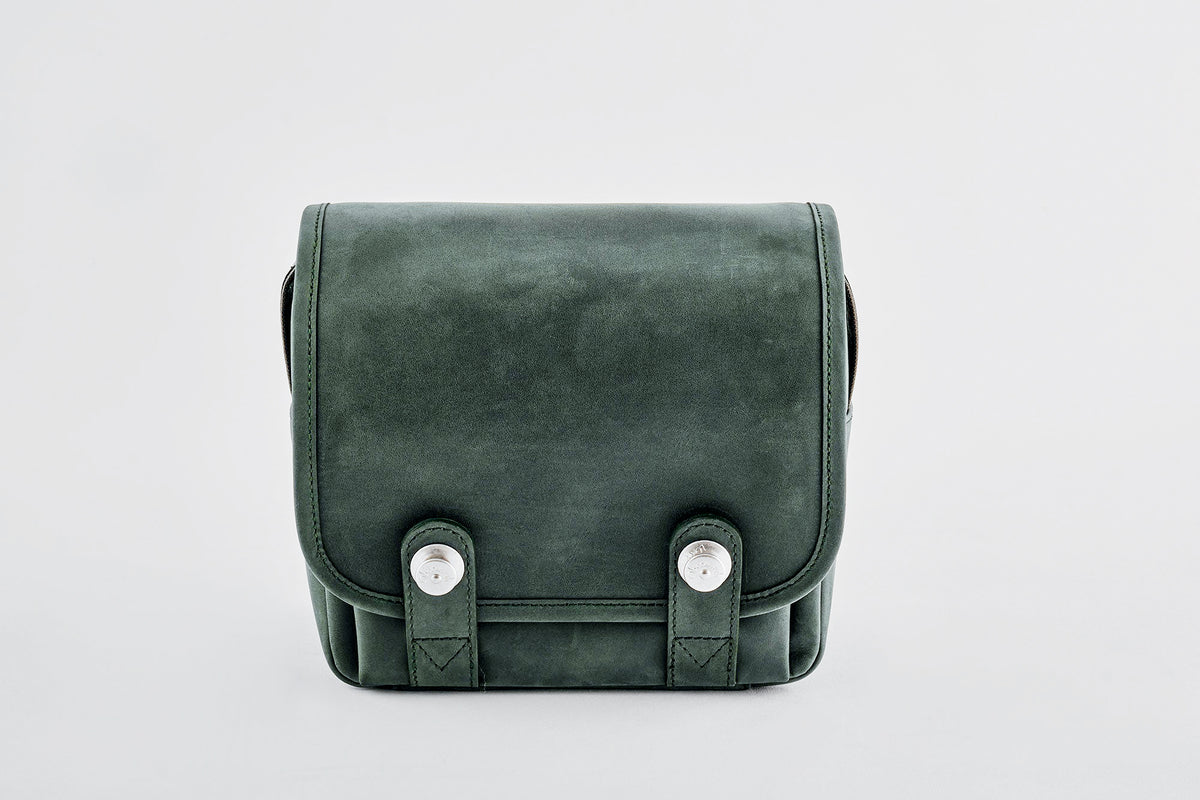 Oberwerth The Q, bolsa fotográfica de cuero, verde pino con forro rojo