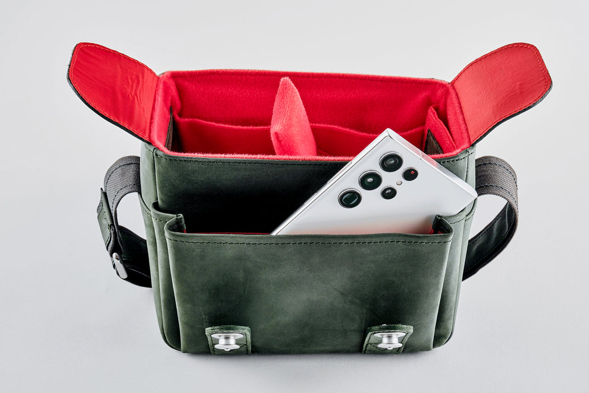 Oberwerth The Q, bolsa fotográfica de cuero, verde pino con forro rojo