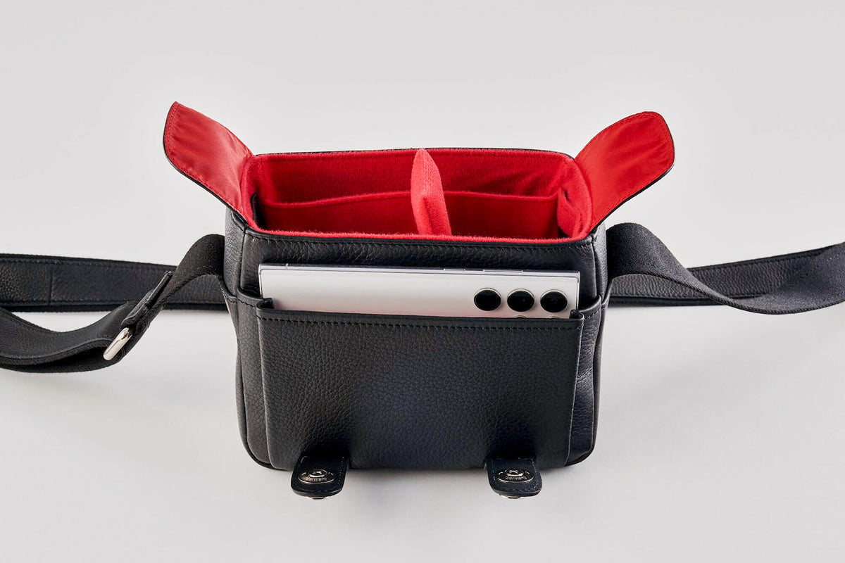 Bolso para cámara de cuero Oberwerth ‘Phil’ - Negro con costuras negras