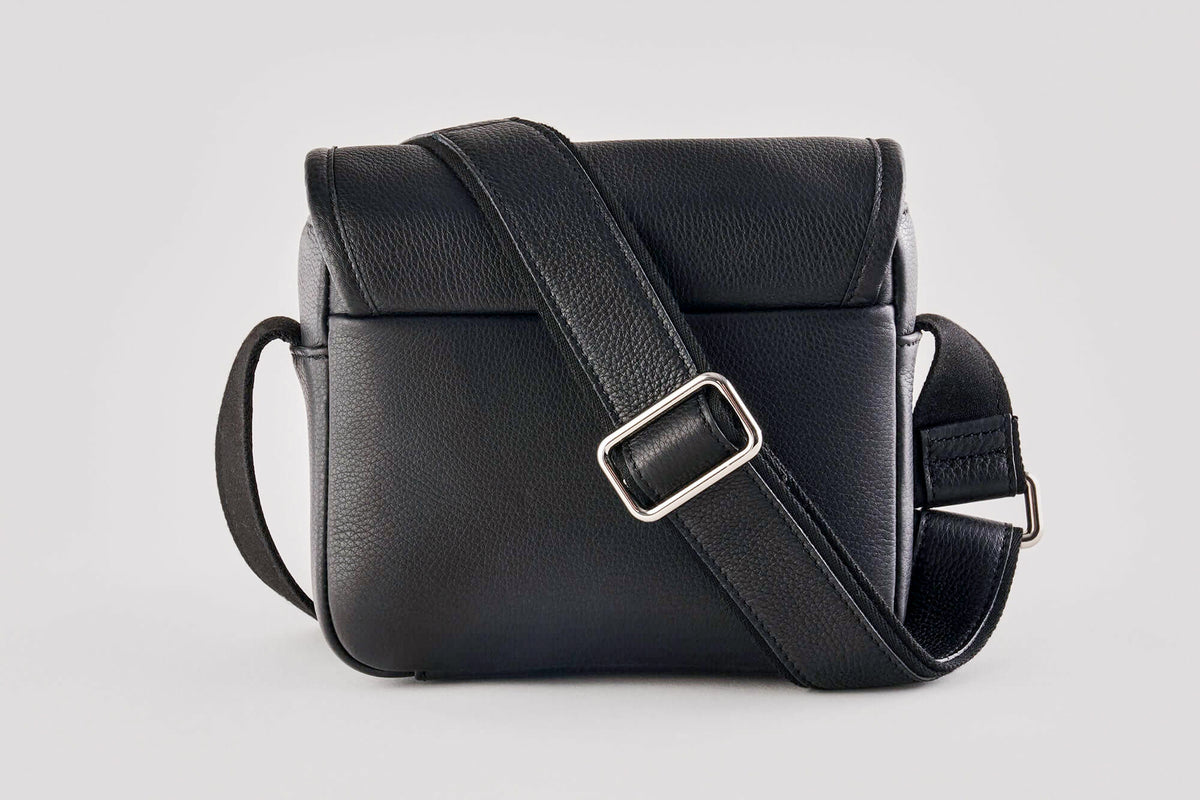 Bolso para cámara de cuero Oberwerth ‘Phil’ - Negro con costuras negras