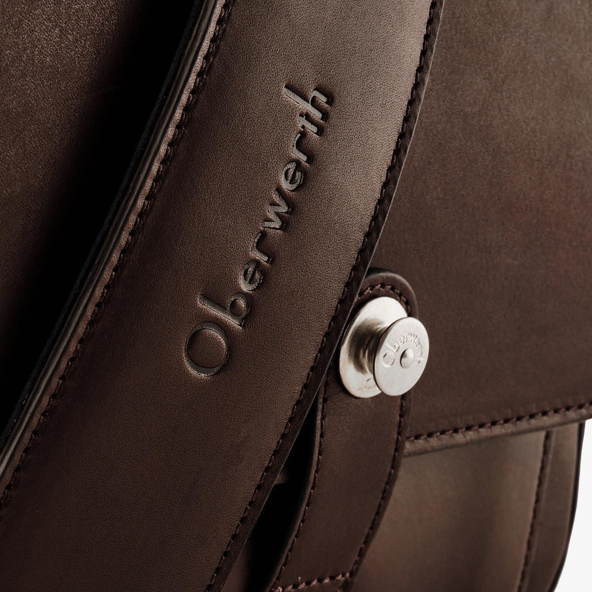 Bolsa para cámara Oberwerth Signature Line (mediana), marrón oscuro con forro rojo