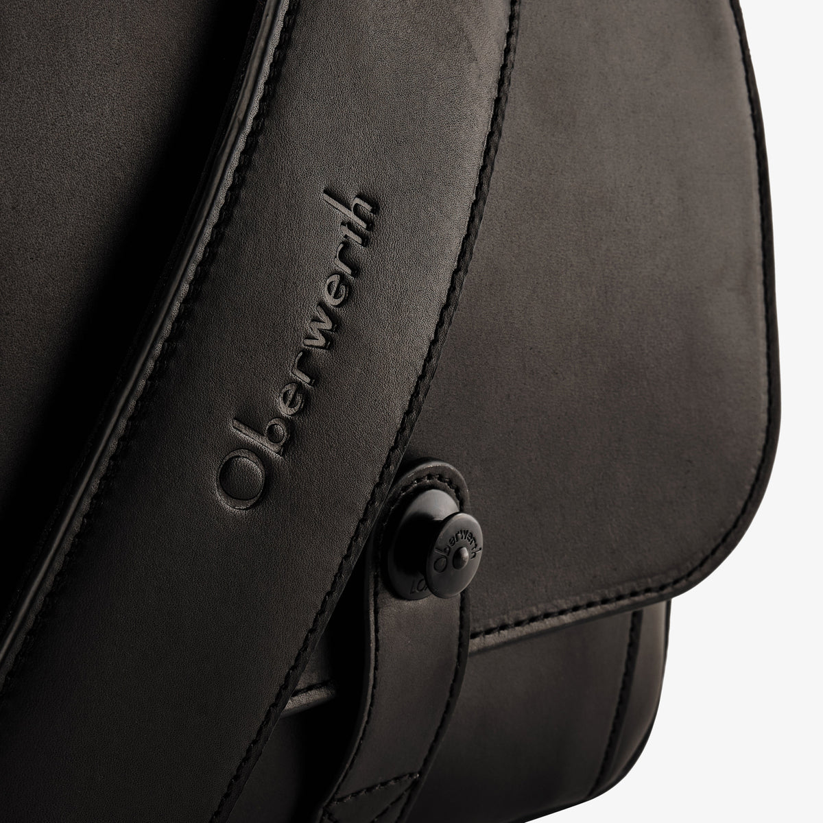 Bolso para cámara Oberwerth Signature Line (mediano), negro con forro rojo