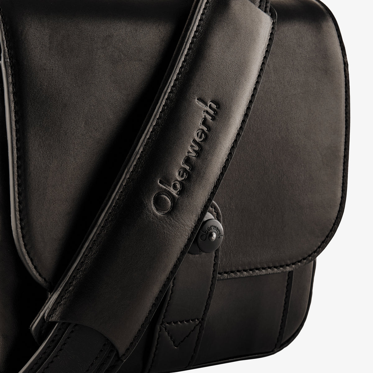 Bolso para cámara Oberwerth Signature Line (pequeño), negro con forro rojo