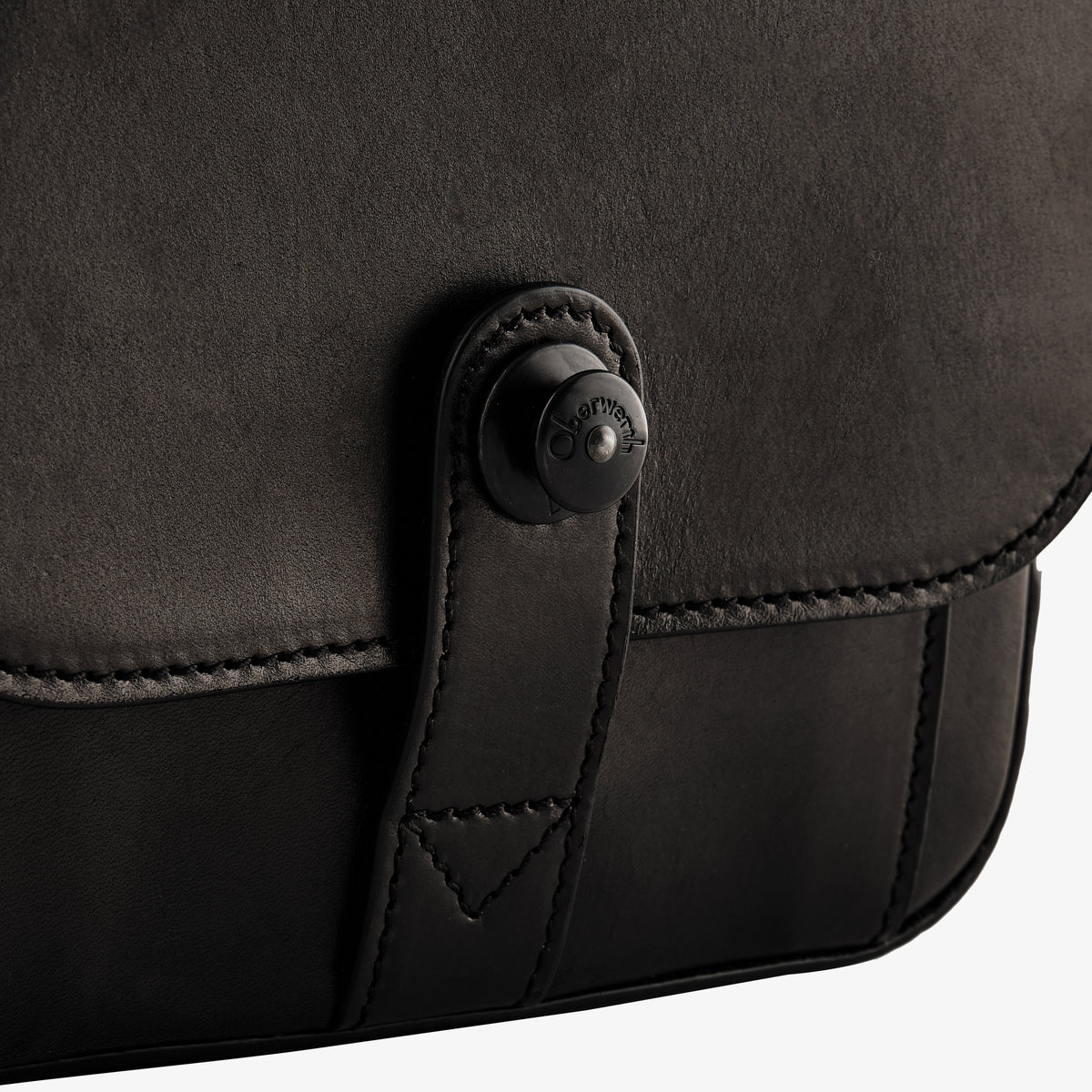 Bolso para cámara Oberwerth Signature Line (pequeño), negro con forro rojo