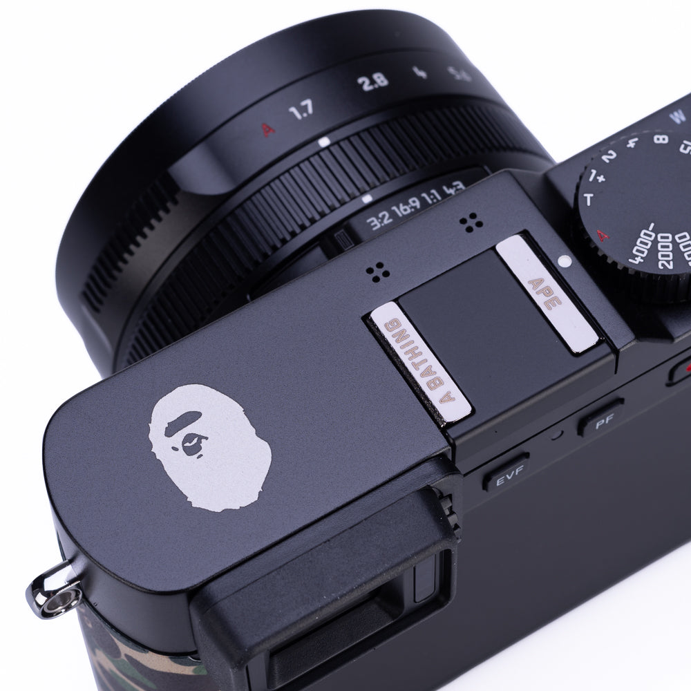 Leica D-Lux 7 usada, edición especial «A BATHING APE x STASH», negra