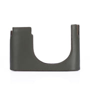 Media funda usada para Leica Q3, cuero, verde oliva