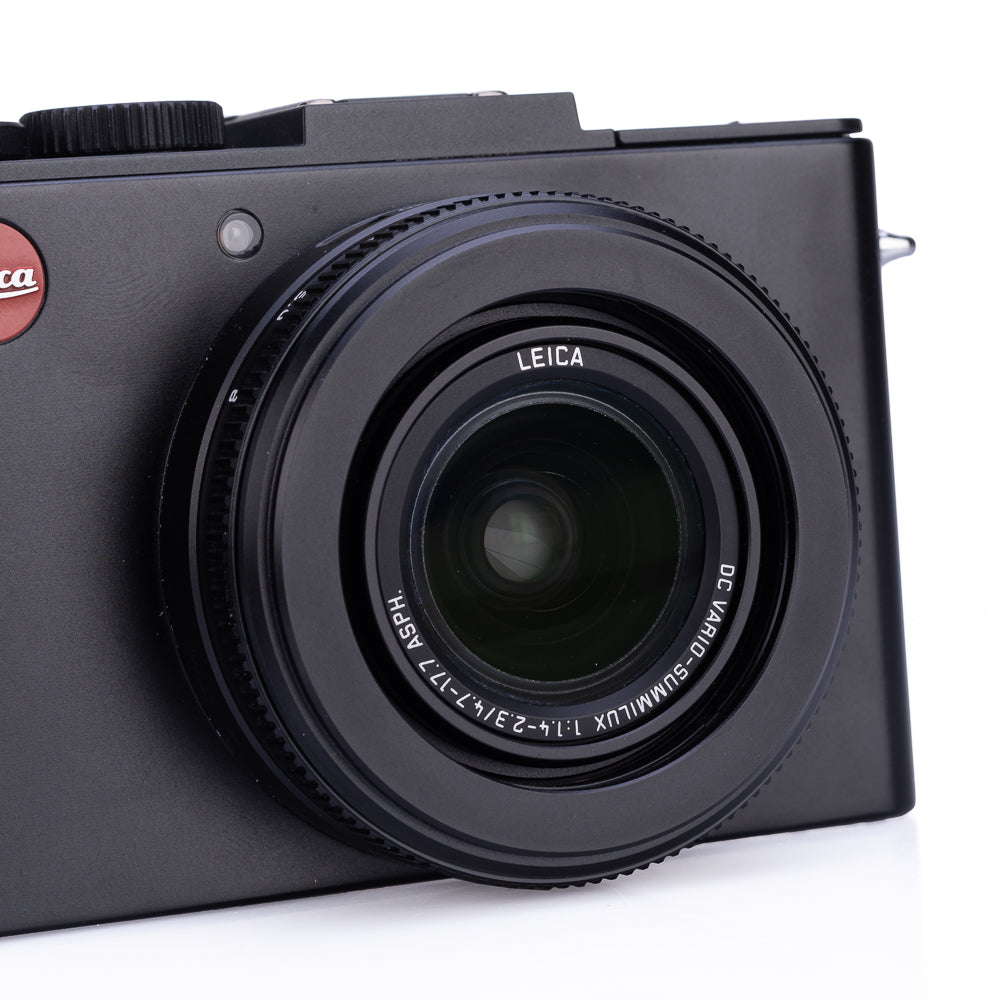 Leica D-Lux 6 usada con visor electrónico EVF 3 y empuñadura