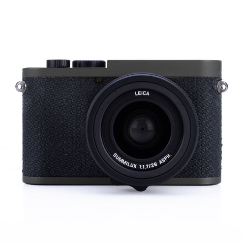 Used Leica Q2 Reporter with Extra Battery & Thumb Support