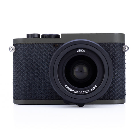 Used Leica Q2 Reporter - Extra Battery, UVa Filter, Thumbs Up, Half Case