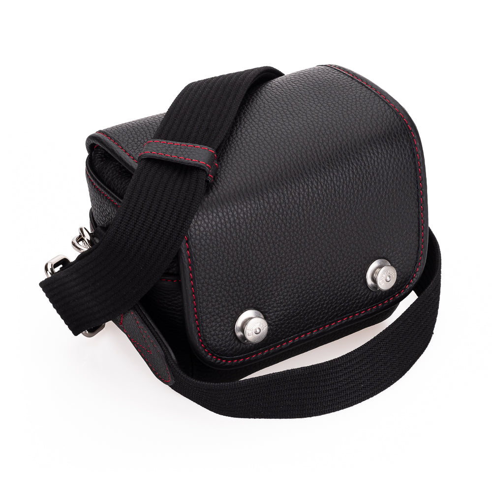 Bolso de cuero Oberwerth Charlie 2 extra pequeño para cámara con inserto, negro con costuras rojas