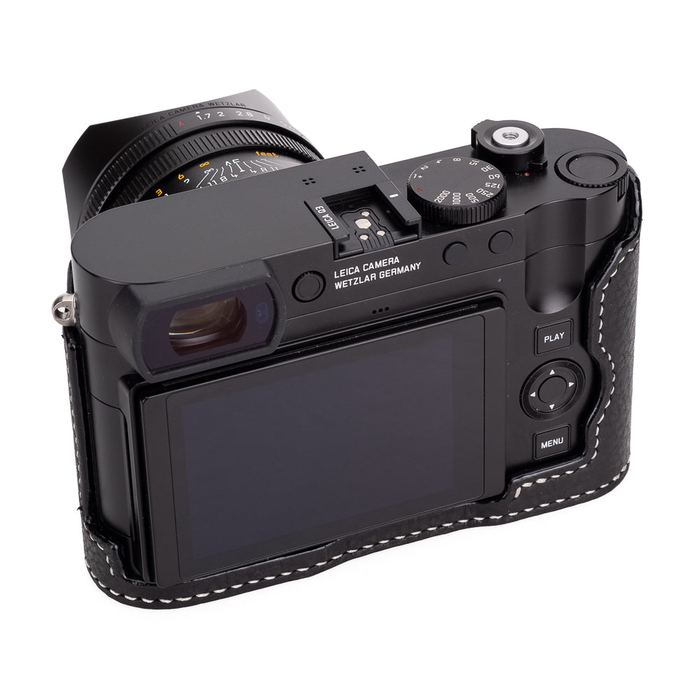 Media funda Arte di Mano para Leica Q3 (Tipo 1-SD, fijación mediante tornillos) - Negro Rally con costuras blancas