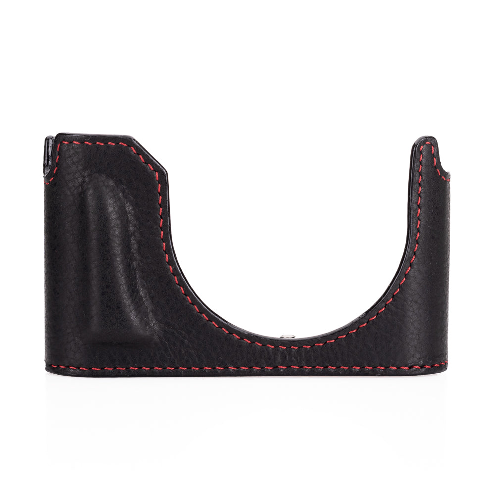 Media funda Arte di Mano para Leica Q3 (Tipo 1-SD, fijación mediante tornillos) - Negro Rally con costuras rojas