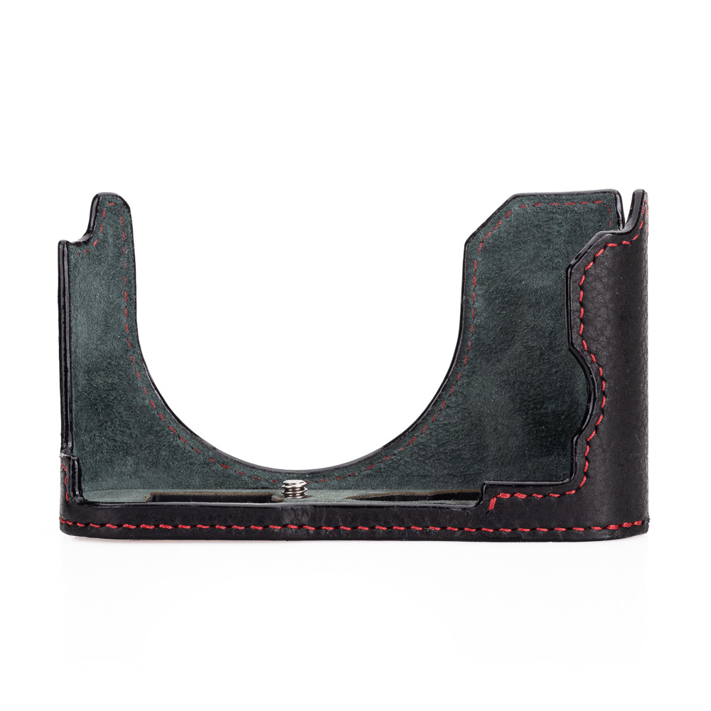 Media funda Arte di Mano para Leica Q3 (Tipo 1-SD, fijación mediante tornillos) - Negro Rally con costuras rojas
