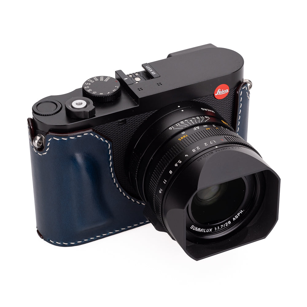 Media funda Arte di Mano para Leica Q3 (Tipo 1-SD, fijación mediante tornillos) - Buttero azul marino
