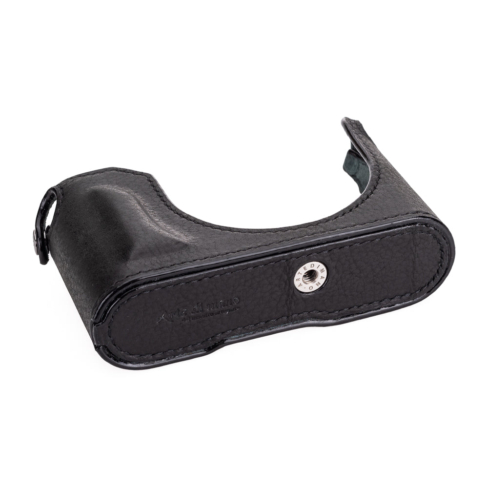 Media funda Arte di Mano para Leica Q3 (Tipo 2-TR, cierre a presión, soporte para trípode) - Negro Rally con costuras negras