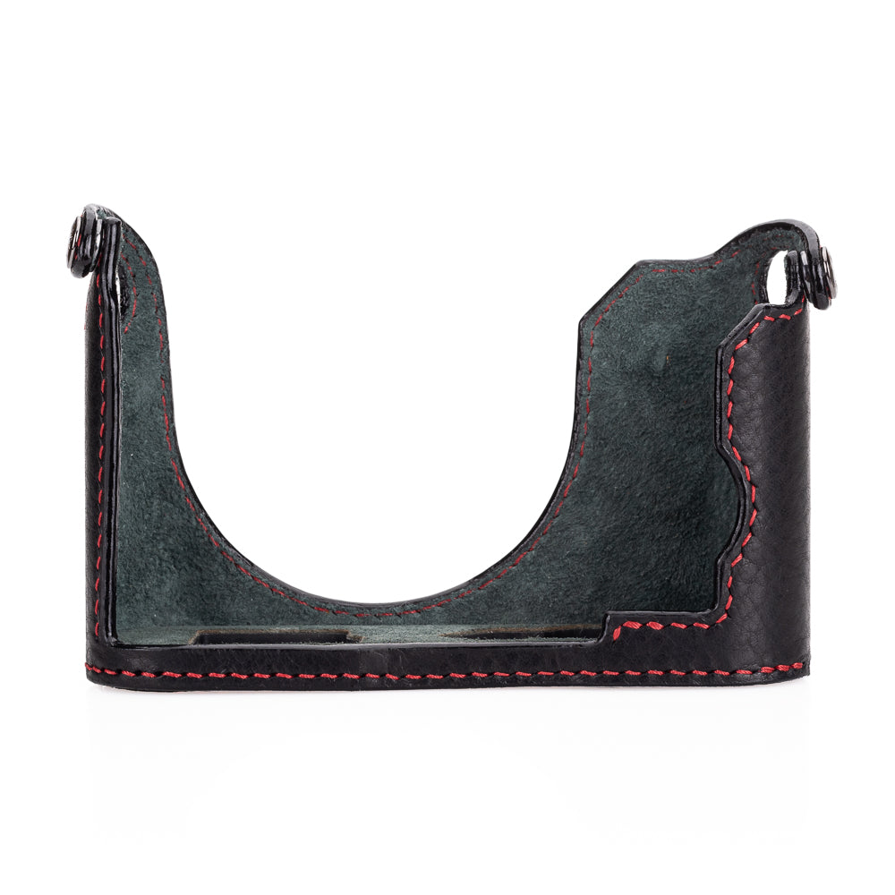 Media funda Arte di Mano para Leica Q3 (Tipo 2-TR, cierre a presión, soporte para trípode) - Negro Rally con costuras rojas