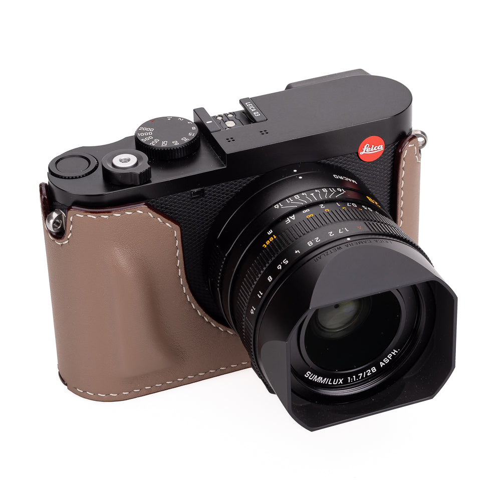 Media funda Arte di Mano para Leica Q3 (Tipo 1-SD, fijación mediante tornillos) - Swift Etoupe