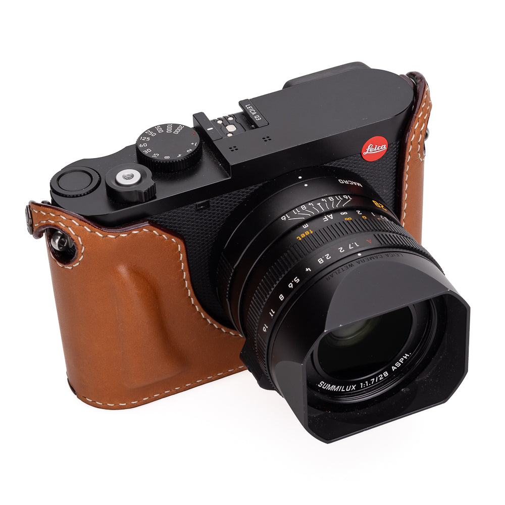 Media funda Arte di Mano para Leica Q3 (Tipo 2-TR, cierre a presión, soporte para trípode) - Novonappa marrón claro
