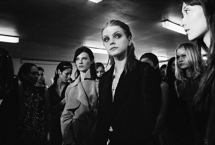 Sharon Socol: Plus One, un viaje fotográfico de una outsider al mundo de la moda, 2013