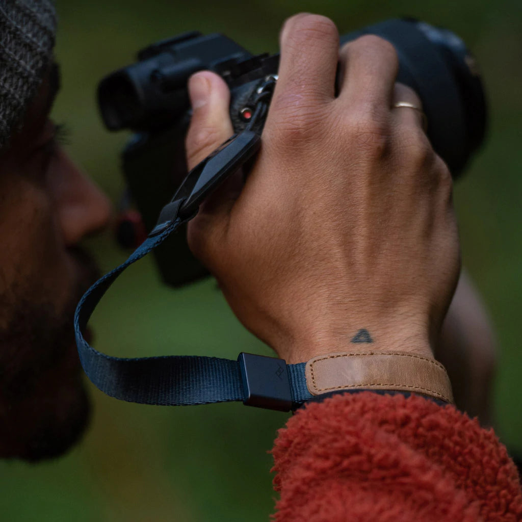 Peak Design Cuff - Correa de muñeca para cámara de conexión rápida, Medianoche