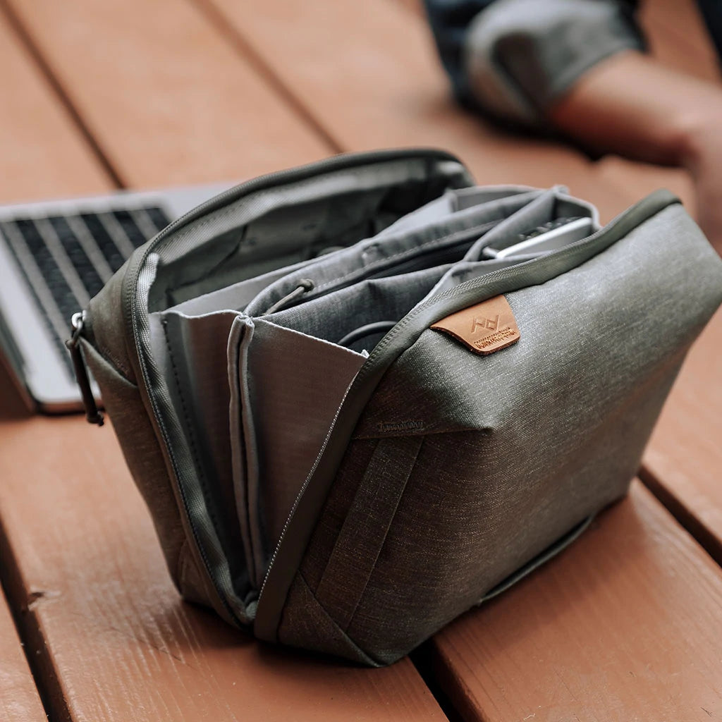 Peak Design Tech Pouch V2 color salvia
