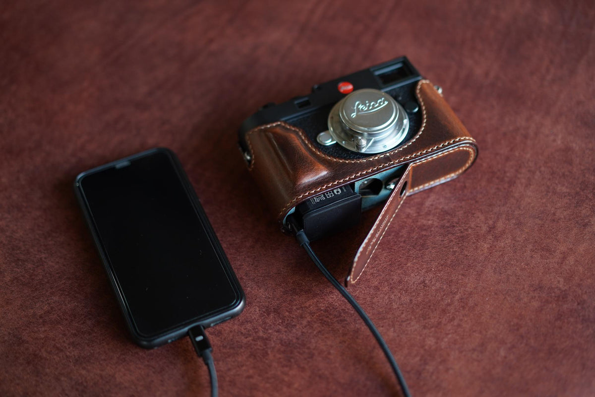 Arte di Mano Half Case for Leica M11 with Advanced Battery Access Door - Rally Volpe
