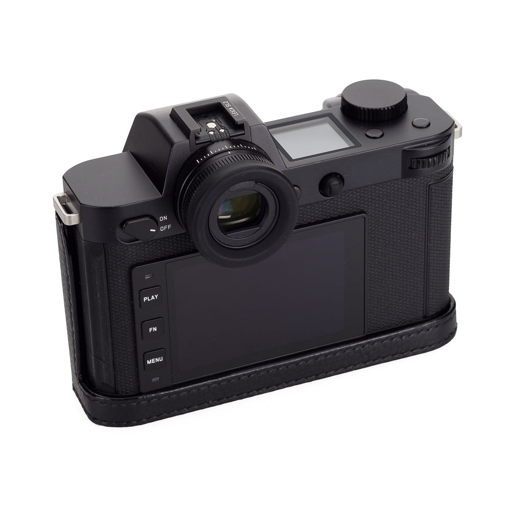 Media funda Arte di Mano para Leica SL2 con puerta de acceso a la batería, estilo abierto - Negro con costuras negras