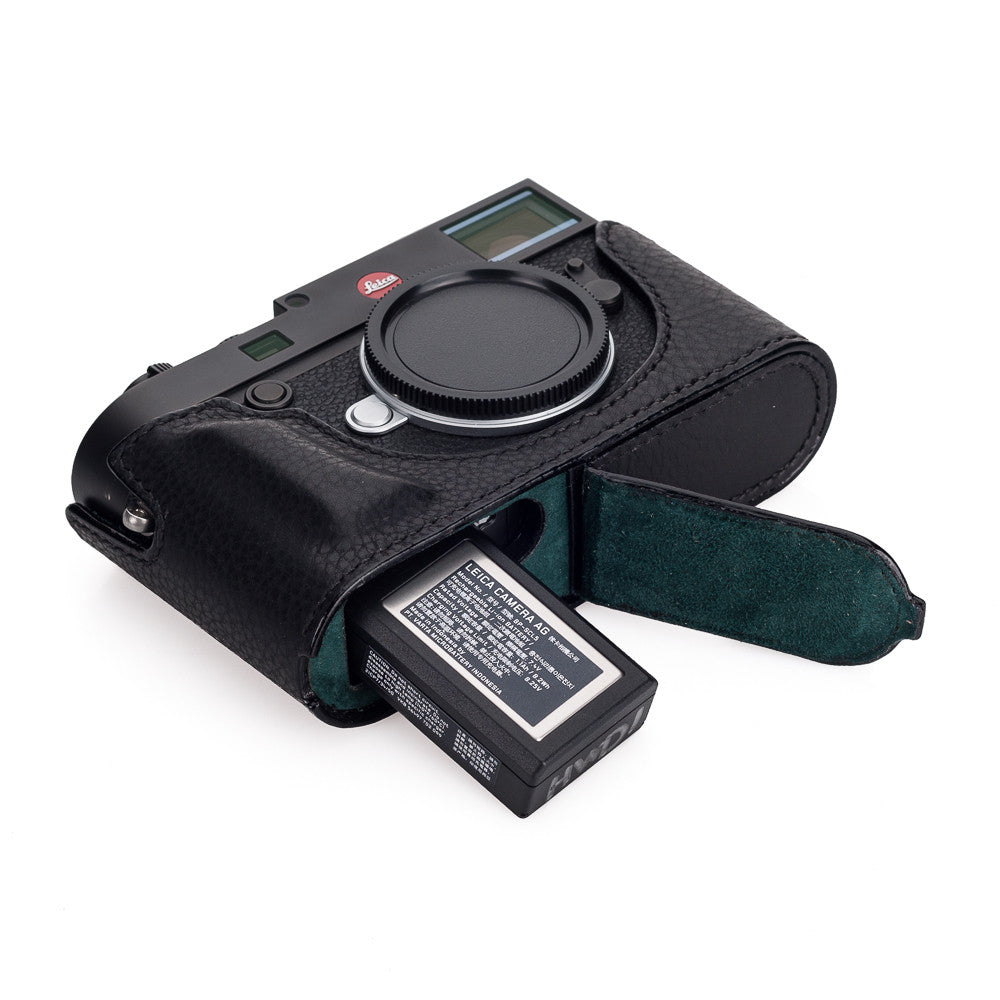 Media funda Arte di Mano para Leica M10 con puerta de acceso a la batería - Negro Minerva con costuras negras