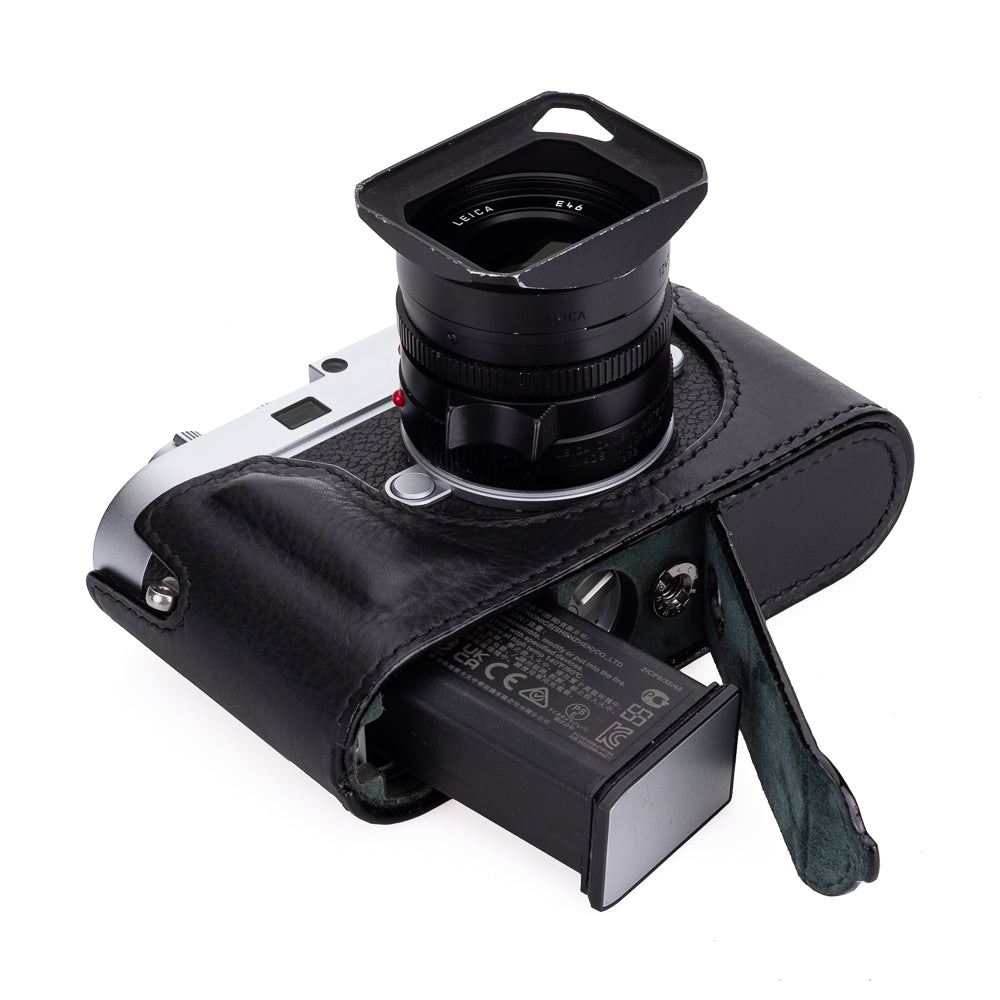 Arte di Mano Half Case for Leica M11 with Advanced Battery Access Door - Minerva Black with Black Stitching