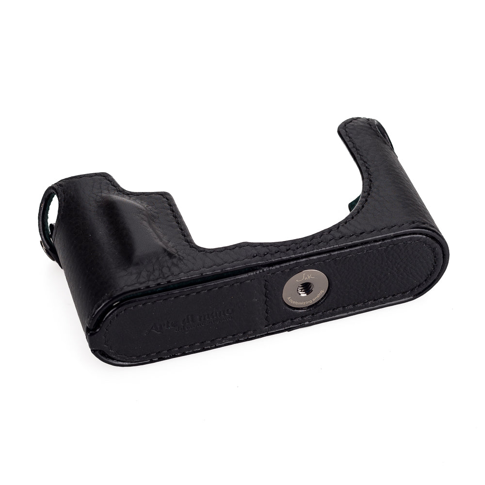 Media funda Arte di Mano para Leica CL con puerta de acceso a la batería - Minerva negra con costuras negras