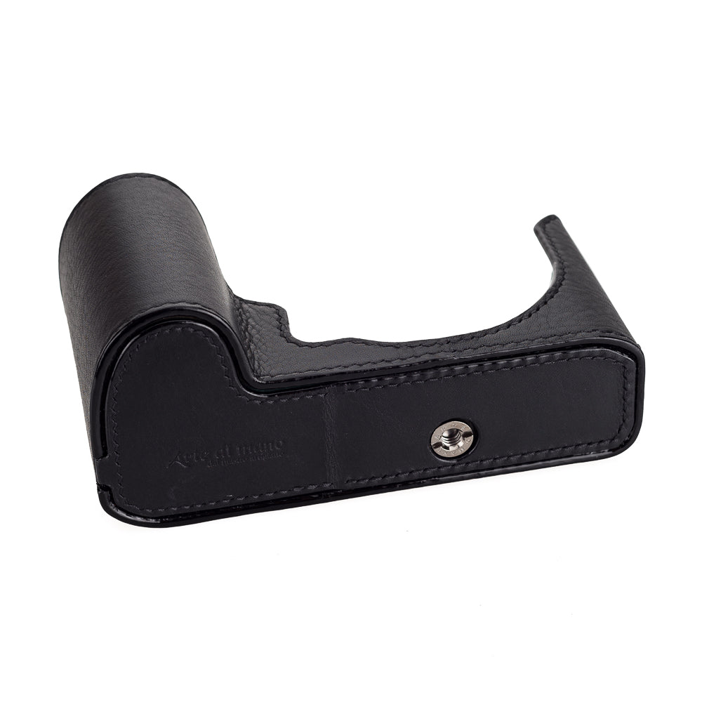 Media funda Arte di Mano para Leica SL2 con puerta de acceso a la batería, estilo con cubierta - Negro con costuras negras