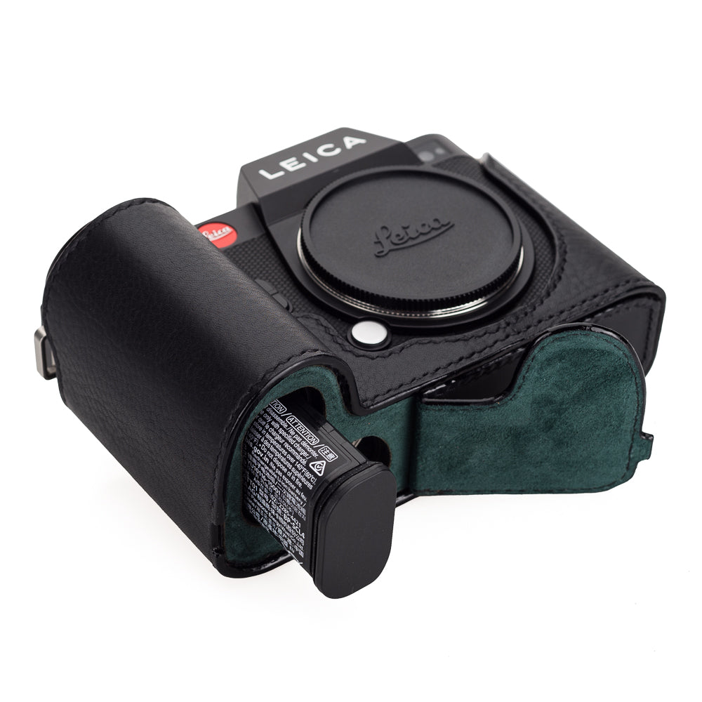 Media funda Arte di Mano para Leica SL2 con puerta de acceso a la batería, estilo con cubierta - Negro con costuras negras