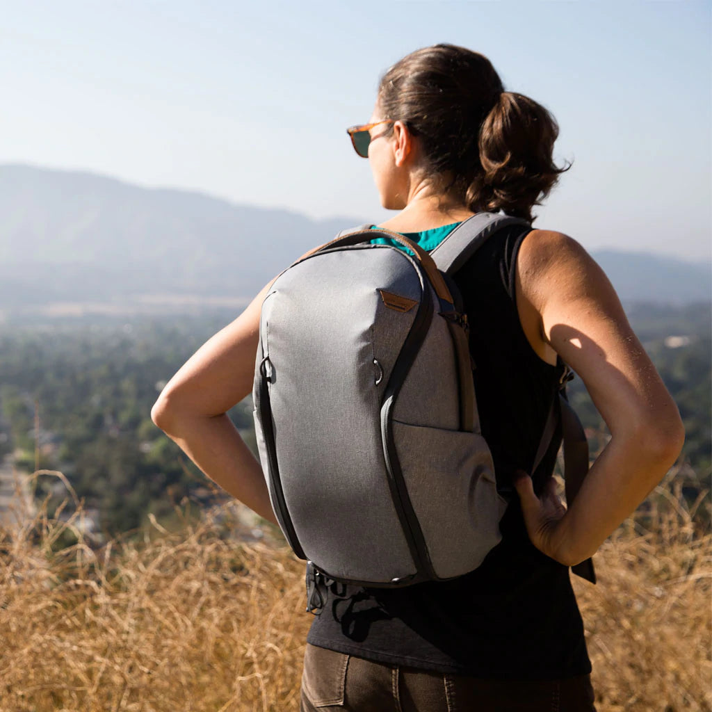 Mochila Peak Design Everyday V2 de 20 L - color ceniza