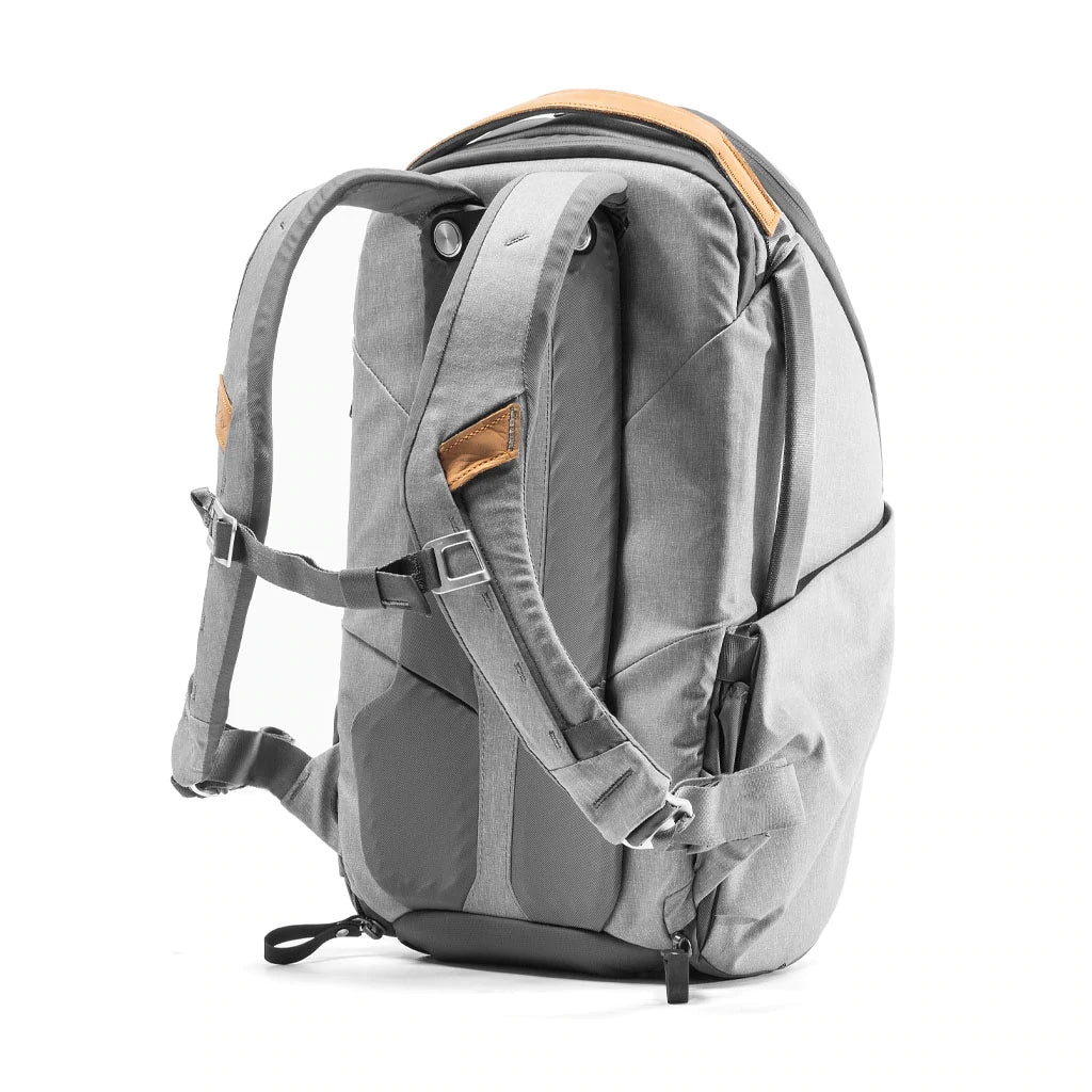 Mochila Peak Design Everyday V2 de 20 L - color ceniza