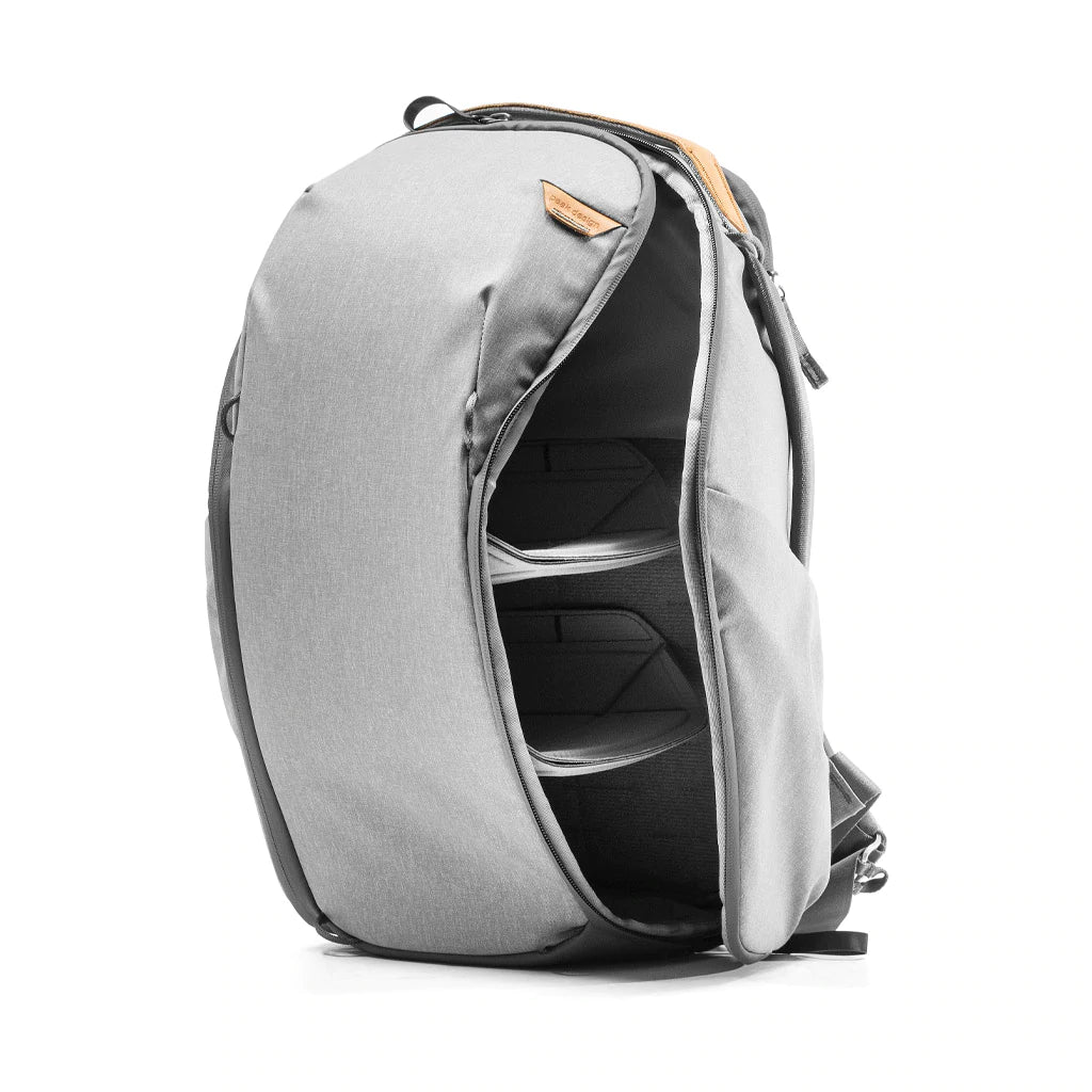 Mochila Peak Design Everyday V2 de 20 L - color ceniza