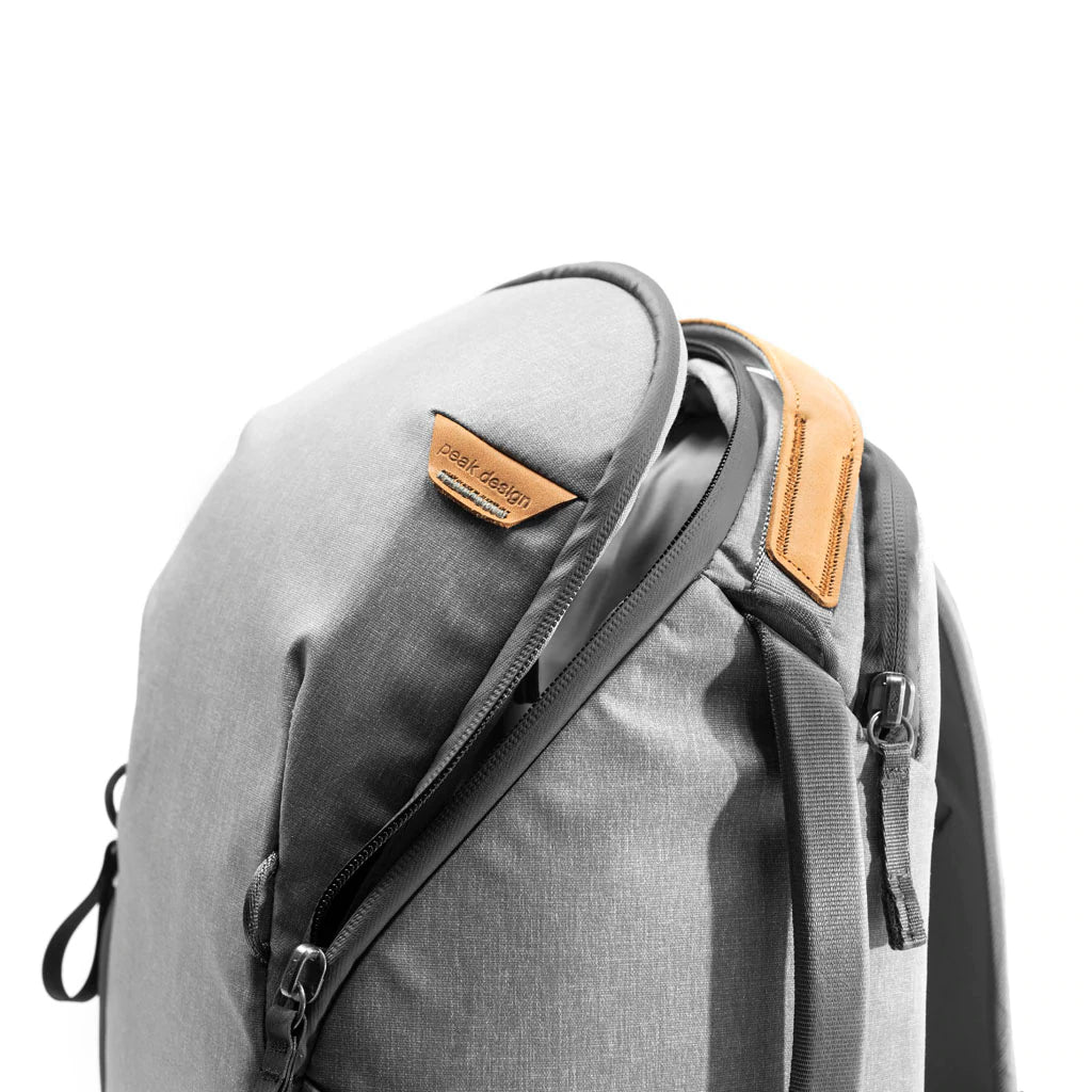 Mochila Peak Design Everyday V2 de 20 L - color ceniza